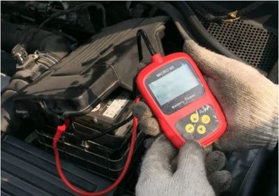 車上的電池顯示紅色怎么辦